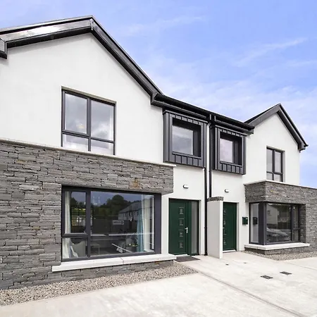 West Point Way - Modern 3 Bed - *