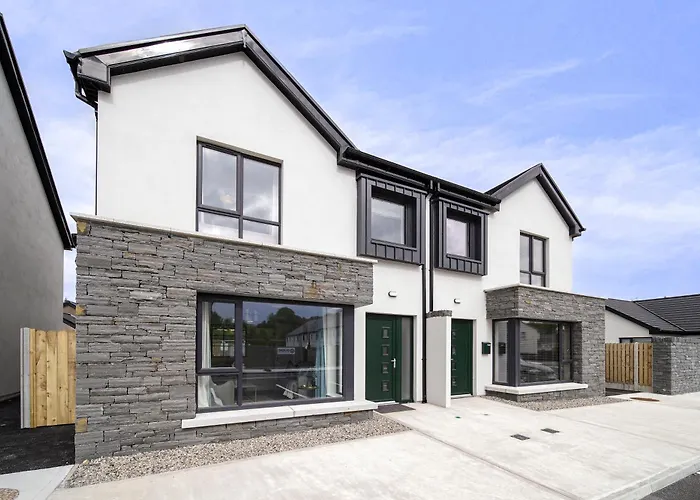 West Point Way - Modern 3 Bed - *