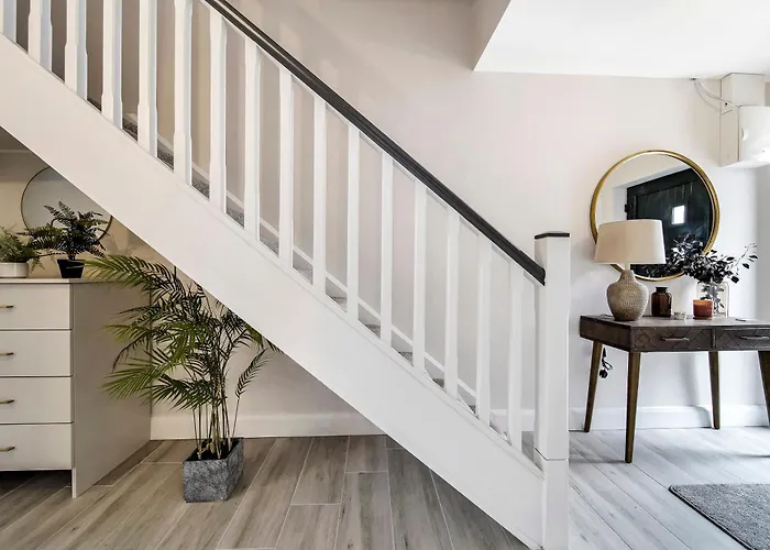 West Point Way - Modern 3 Bed -