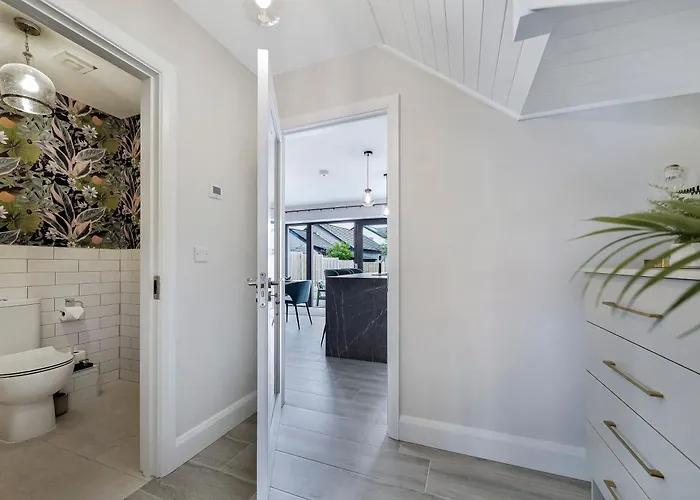 West Point Way - Modern 3 Bed - Σπίτι διακοπών Ντόνεγκαλ